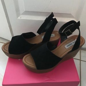 Steve Madden black wedge heel